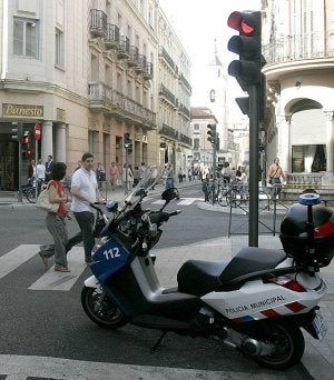 Primer semáforo de Valladolid, en la calle Regalado. ::
A. Q.