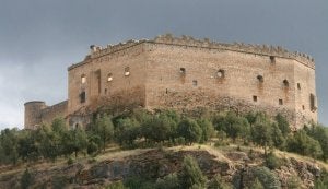 Castillo de Pedraza de la Sierra, símbolo de un pueblo de ensueño. ::
M. RICO