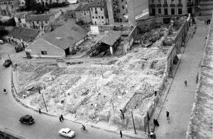 Restos de las casas derribadas vistos desde el Acueducto. Es la futura plaza Oriental. ::
EL NORTE