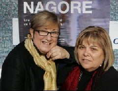 La directora Helena Taberna y la madre de Nagore, Asun Casasola. :: HENAR SASTRE