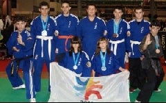 Los competidores segovianos que acudieron al Campeonato del Mundo de Artes Marciales. ::
EL NORTE