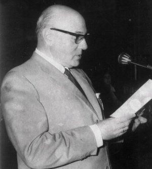 Antonio Font de Bedoya, en una intervención como vicepresidente del Consejo Superior de Colegios de Arquitectos de España. ::                             CEDIDA POR LA FUNDACIÓN ANTONIO FONT DE BEDOYA