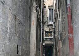 Calle de Torneros, en la Plaza Mayor. :: RAMÓN GÓMEZ