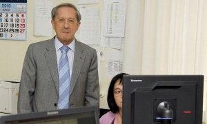 Feliciano Trebolle, presidente de la Audiencia, en dependencias de la Sección Segunda. :: A. QUINTERO