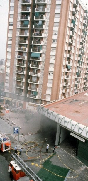 Imagen de Hipercor, tras el atentado, en 1987. ::
EPA
