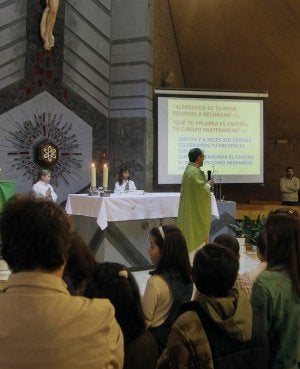 Celebración de la misa en la parroquia de Circular. ::
G. V.
