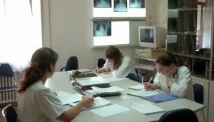La Cesm critica que Sanidad baje más el sueldo por la crisis a los médicos que a los directivos