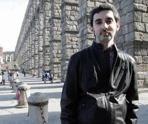 David Pinillos, ayer, a los pies del Acueducto . ::
ANTONIO DE TORRE