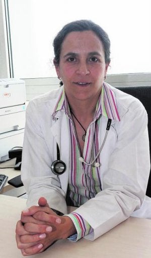 Fuencisla Gutiérrez, en su despacho del hospital. ::
MERCHE DE LA FUENTE