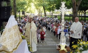 El obispo de Segovia, en la tarde de ayer, durante la Eucaristía que ofició en recuerdo del Papa Juan Pablo II. ::
JAVIER SEGOVIA