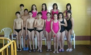 Los trece nadadores segovianos presentes en esta prueba. ::
EL NORTE