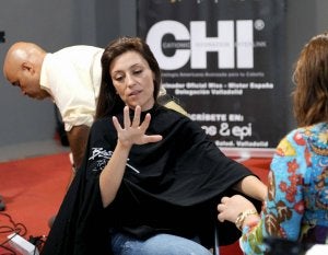 Pepa Aniorte, en plena sesión restauradora en Valladolid. ::
RICARDO OTAZO