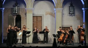 La orquesta de cámara Solistas de San Petersburgo interpreta una de las composiciones. ::                             A. TANARRO