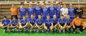 Plantilla del Balonmano Huesca para la temporada de su debut en la Liga Asobal. ::                             FOTO OTÍN