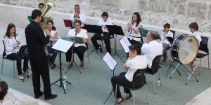 La Banda de Música, en su concierto en el Museo del Cerrato el pasado mes de agosto. ::
L. A. CURIEL