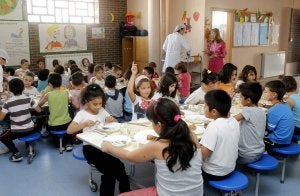 Comedor escolar del colegio público Miguel de Cernvantes, en Arca Real, Delicias. ::                             ANTONIO QUINTERO
