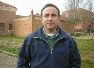 El juez exculpa al alcalde de Santervás de un delito electoral en la comunión de su hijo