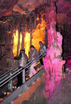 Visita a la Cueva de los Franceses