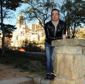 El hostelero Luis Carlos Martín Sanz 'Pita', en la entrada del Pinarillo. ::
JAVIER SEGOVIA