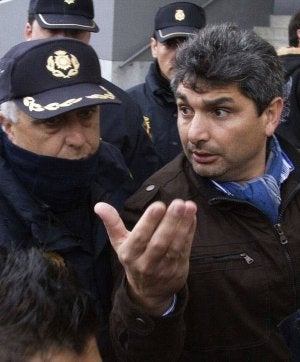 Cortés, padre de la niña Mari Luz, el pasado febrero. ::
J. PÉREZ-EFE