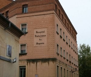 Edificio del hospital Policlínico de Segovia, en la calle San Agustín. ::
ANTONIO TANARRO