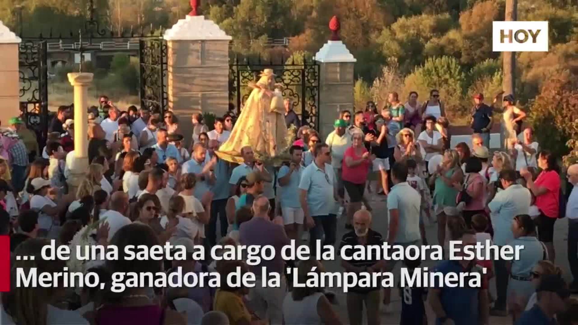 Multitudinaria llevada de la imagen de la Virgen de Carrión a su santuario