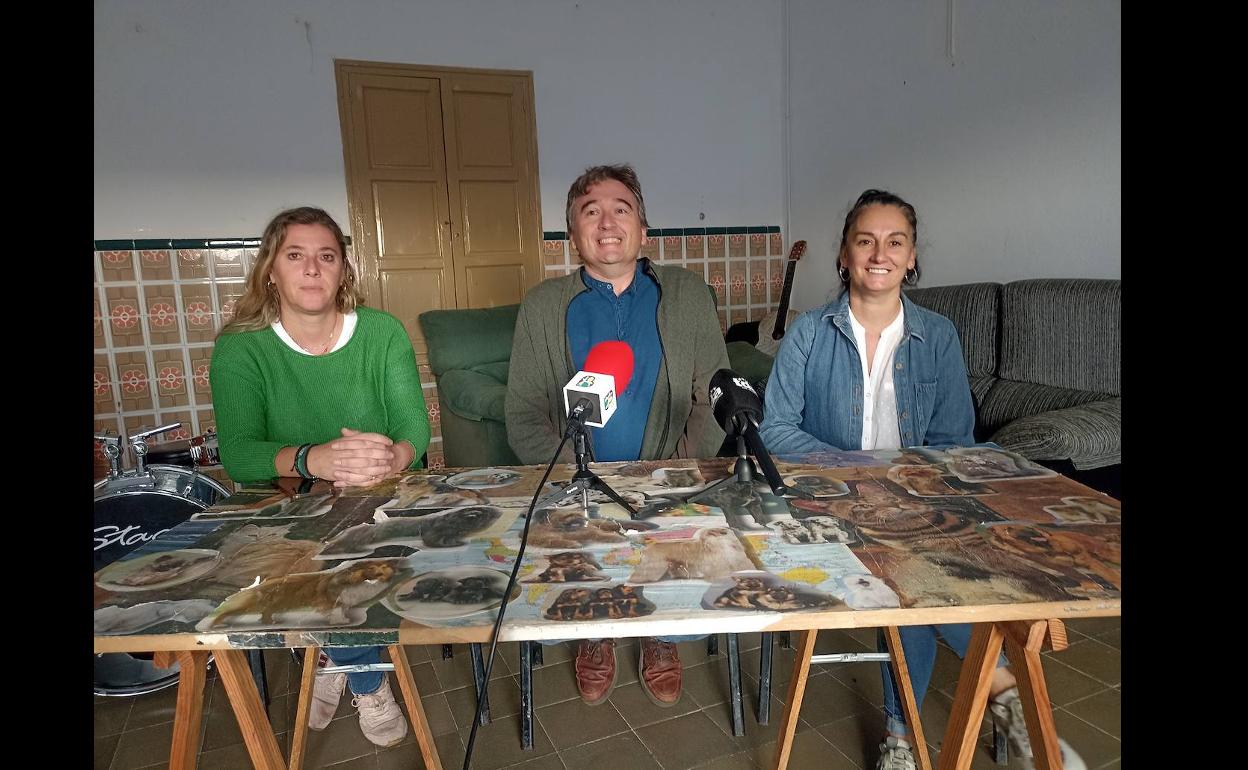 Raquel del Pozo, David Álvarez y Ángela Robles en el Centro de Música