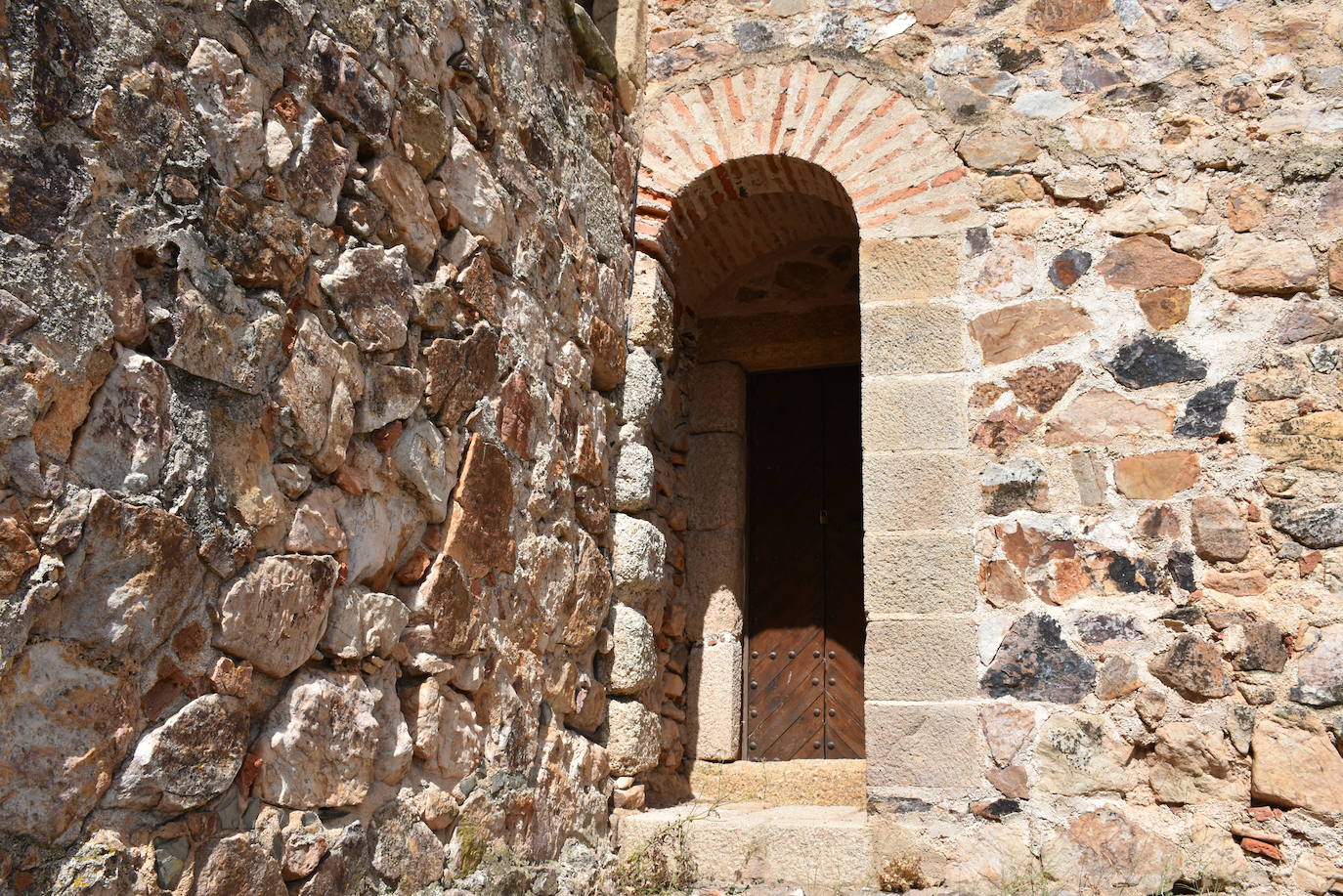 Puertas del Castillo de Luna