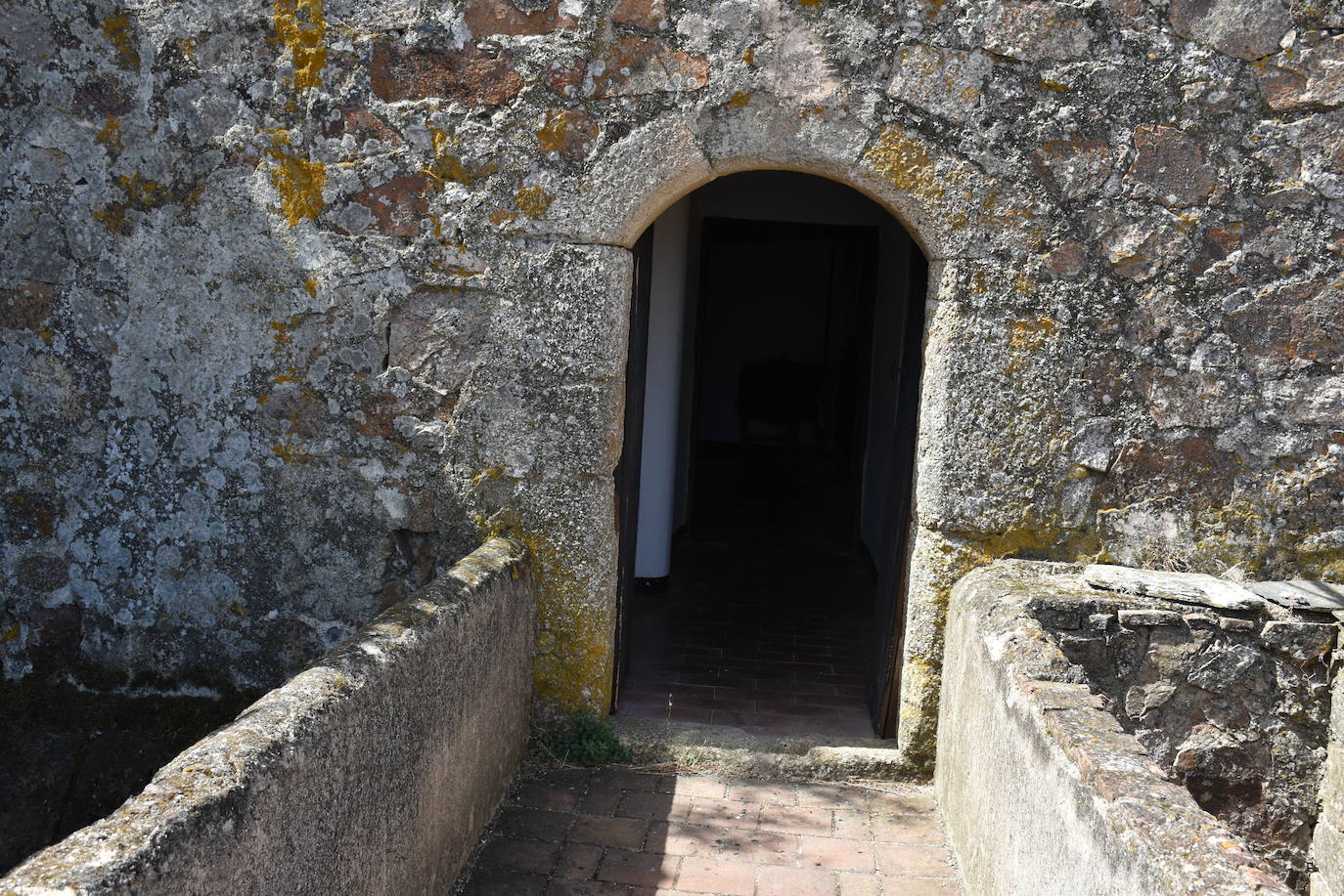 Puertas del Castillo de Luna
