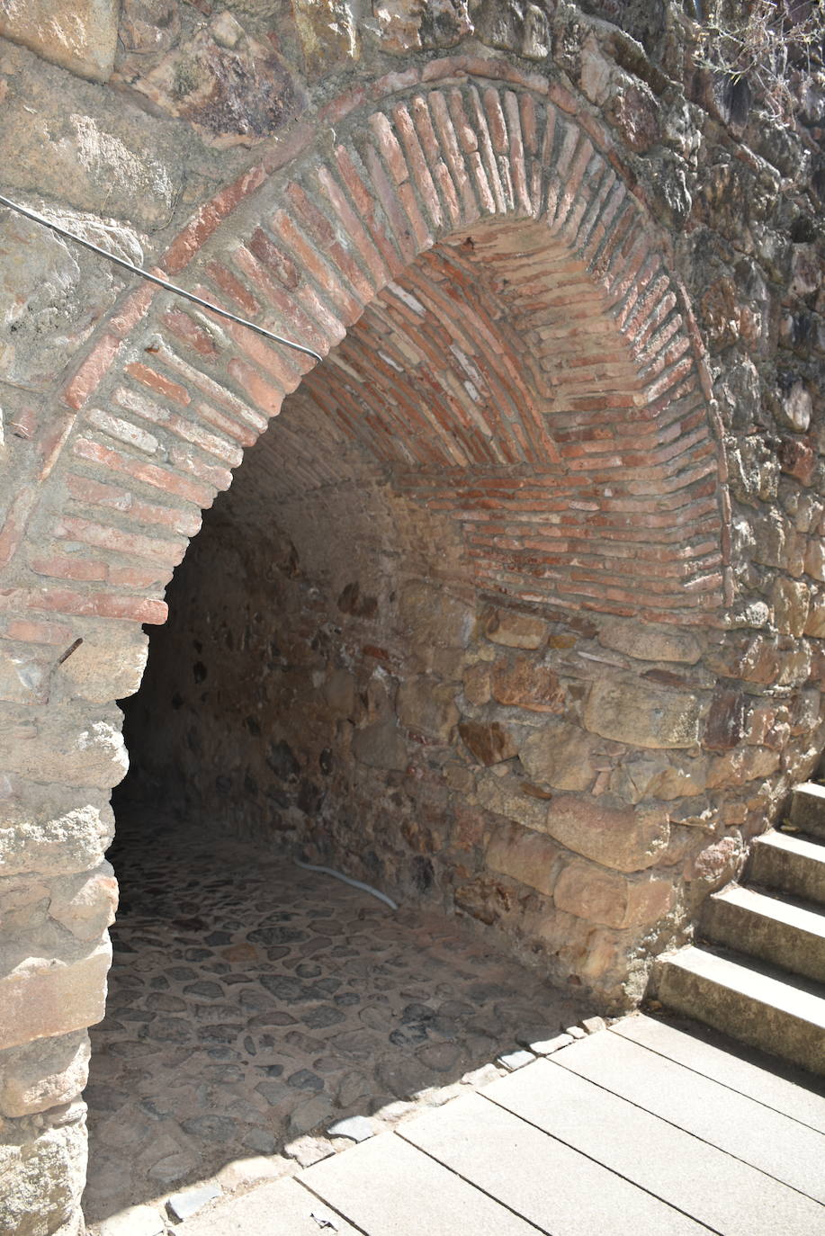Puertas del Castillo de Luna