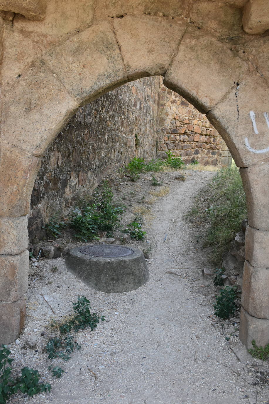 Puertas del Castillo de Luna