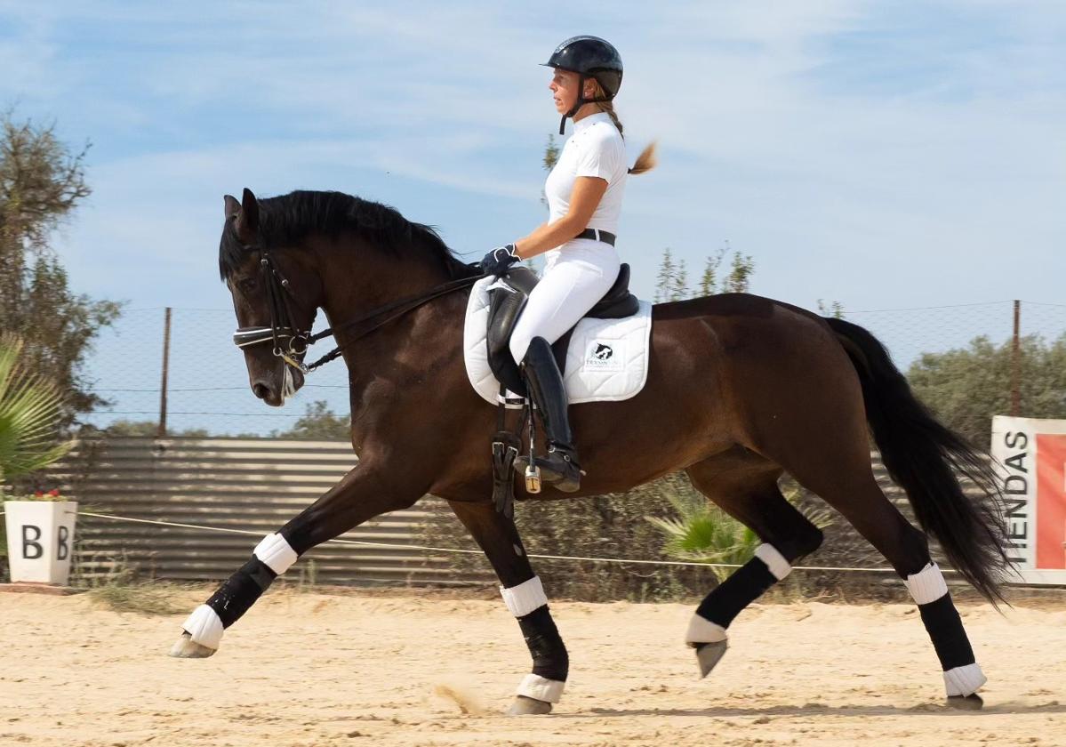 Cristina Molina, campeona de Extremadura de Doma Clásica
