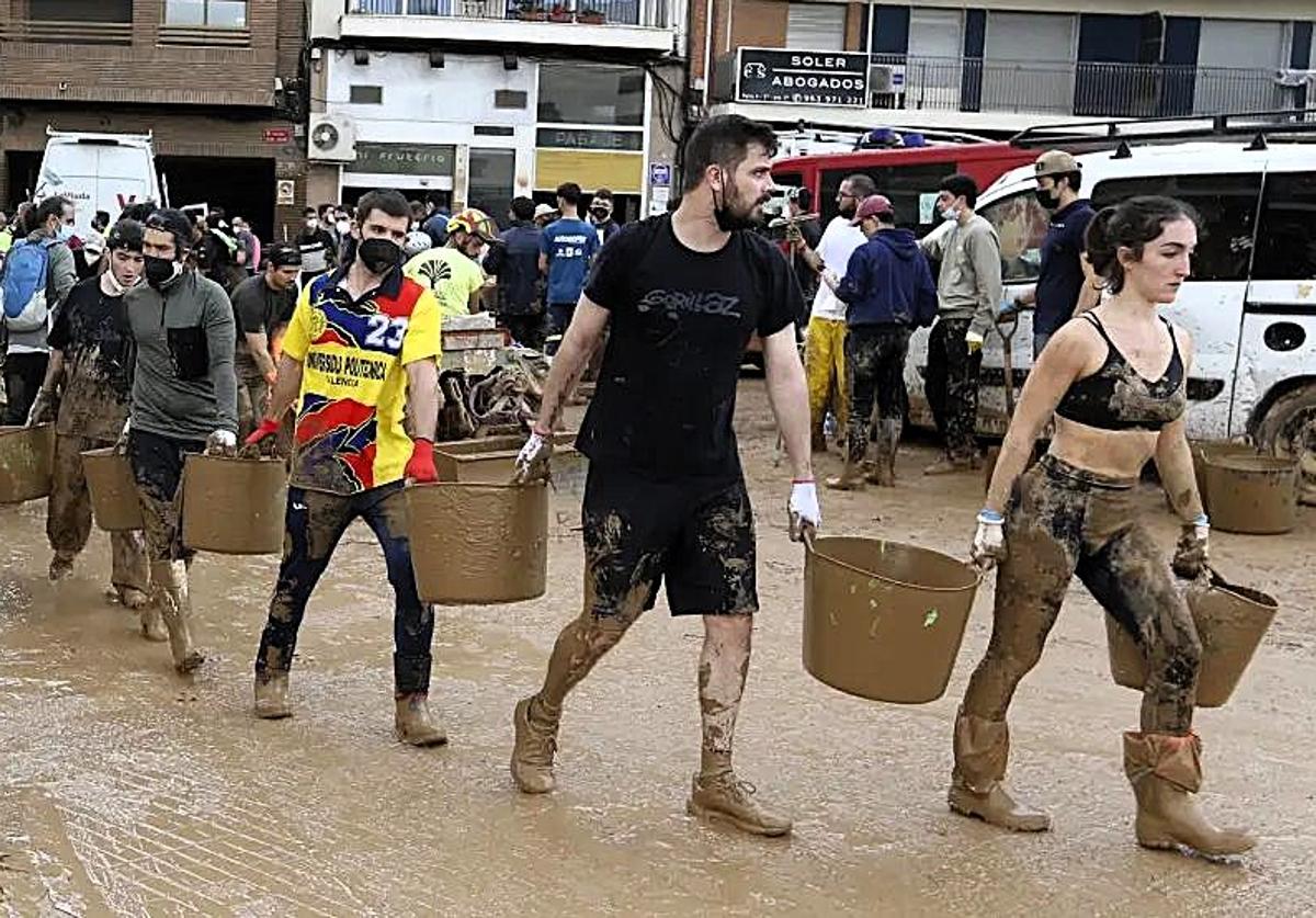 Finaliza el llamamiento de ayuda humanitaria: alimentos, enseres y ropa de Extremadura con la Comunidad Valenciana