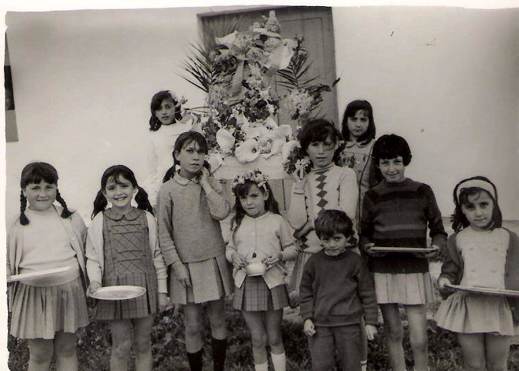 Las cruces y flores protagonizan el Día de la Santa Cruz en Alconchel