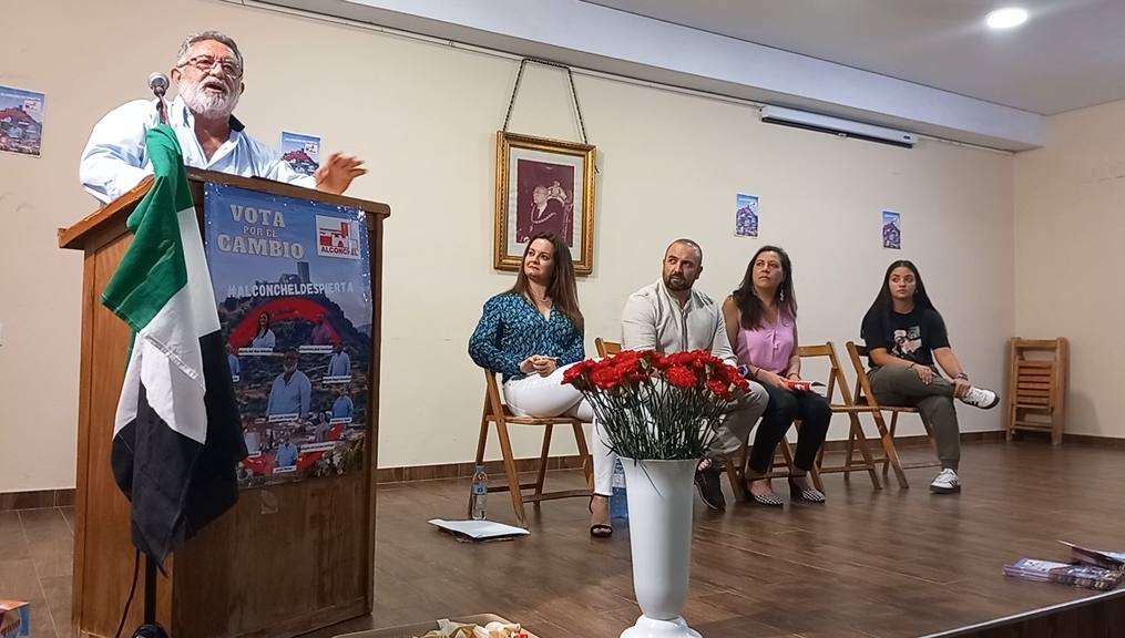 Juan Luis Santiago: «Los independientes criticamos a quien gobierna Alconchel, no a sus siglas»