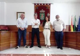 Óscar Díaz (PSOE), Manuel Piñana (IU-Unidas por Alconchel), Elisabet Correa (PP) y Juan Luis Santiago (Independientes por Alconchel), cabezas de lista en las elecciones del 28M.