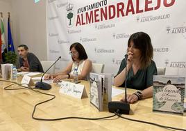 Profesores del IES Arroyo Harnina durante la presentación del trabajo.