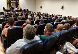 Asistentes a la charla desarrollada en el Palacio del Vino y la Aceituna