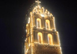 Iluminación especial de la torre de los Almendros inaugurada el día de la procesión