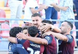 El equipo celebra uno de los tantos conseguido ante el Yeclano