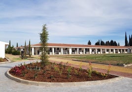 El camposanto se prepara para recibir miles de visitas estos días