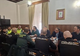 Un momento de la reunión mantenida ayer en el Ayuntamiento