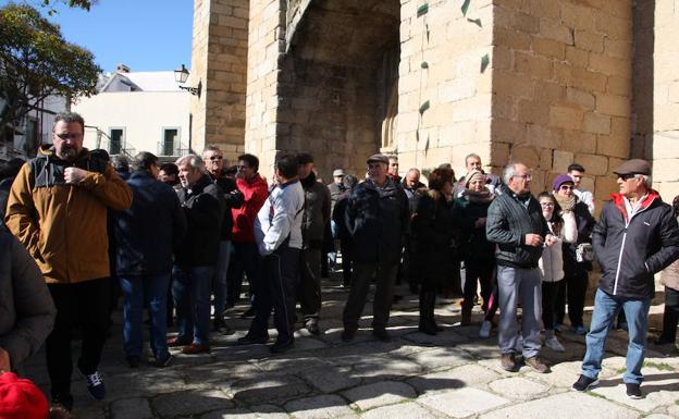 Imagen principal - Arroyo de la Luz también sale a la calle en defensa de las pensiones