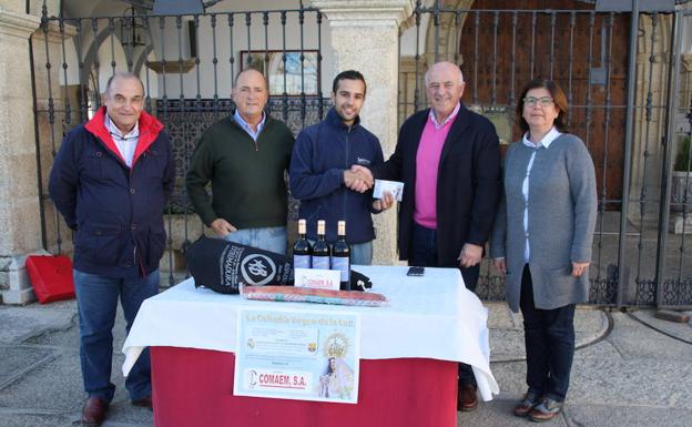 Juan José Carrillo recogiendo el premio. 