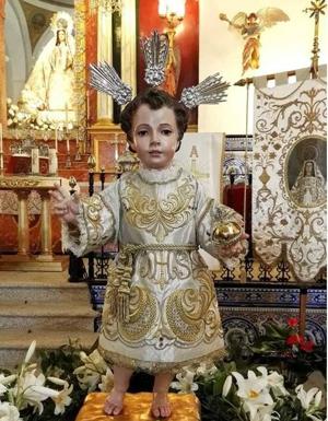 Homenaje a los niños que han hecho la Primera Comunión