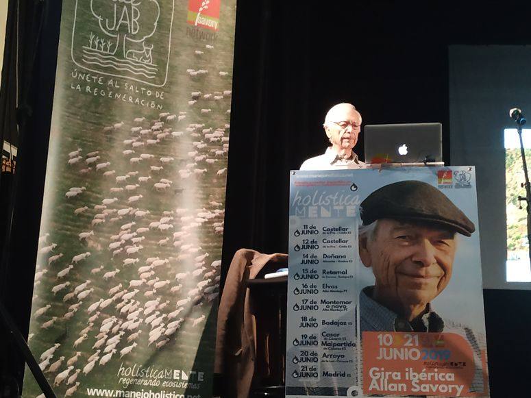 Allan Savory durante la conferencia. 