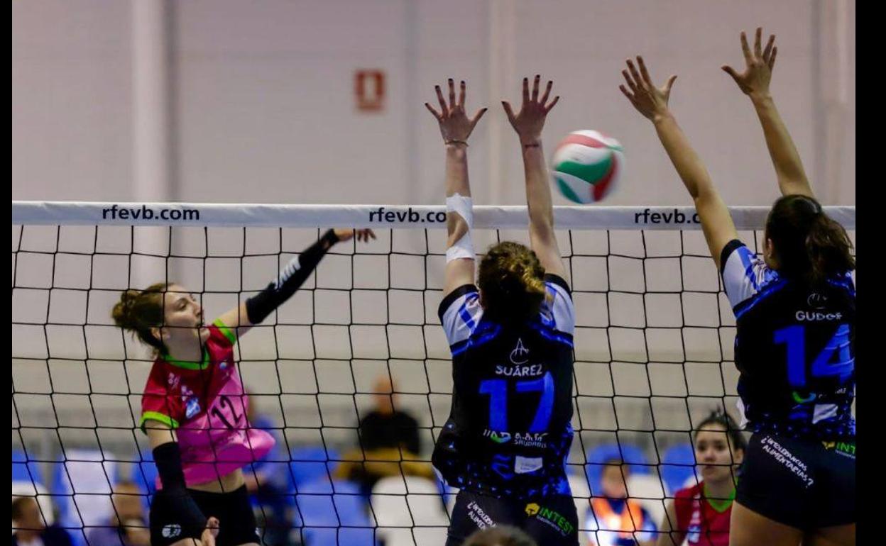El Extremadura Arroyo renueva a Isa Espino y María Carrero, y Nena Moreno vuelve al equipo
