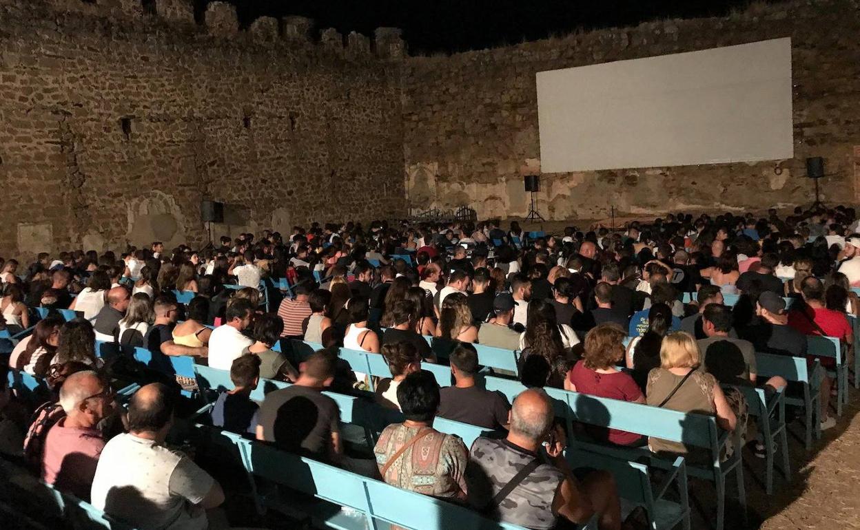 Vuelve el cine al Castillo de los Herrera