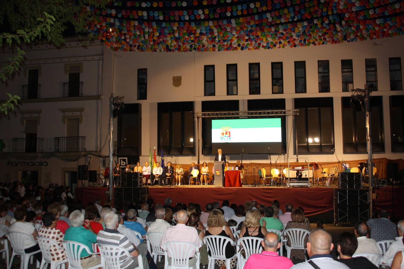 Unas 2.000 personas asistieron al acto.