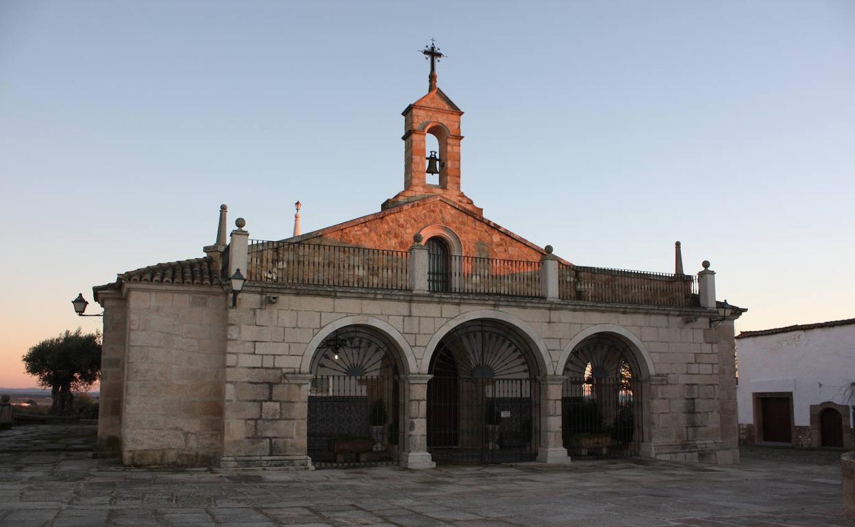 La Cofradía Ntra. Sra. Virgen de la Luz colabora con la AECC de Arroyo de la Luz